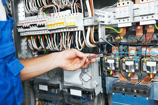What Is The Difference Between A Commercial And Residential Electrician ?